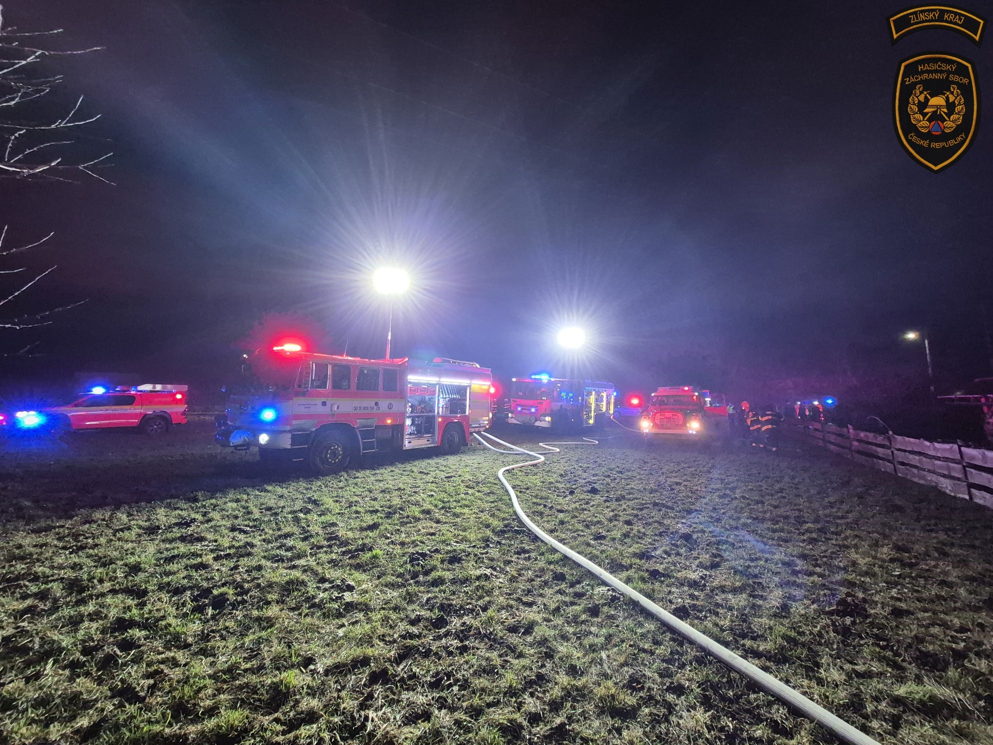 Příčina požáru i výše škody zůstávají předmětem šetření hasičských vyšetřovatelů a Policie ČR.