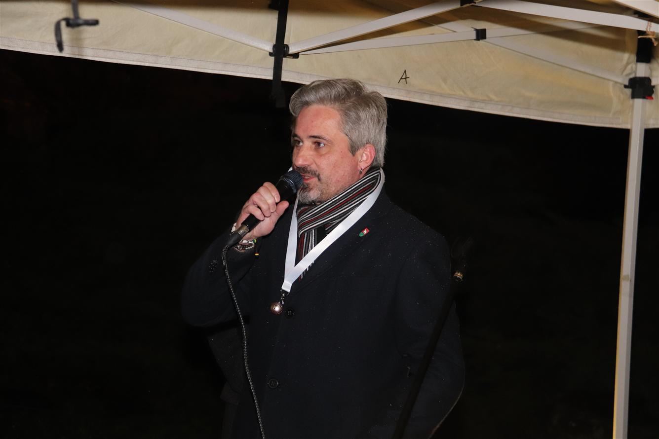 Setkání u památníku, který v roce 1994 nechala na Vsetíně vybudovat Konfederace politických vězňů ČR.