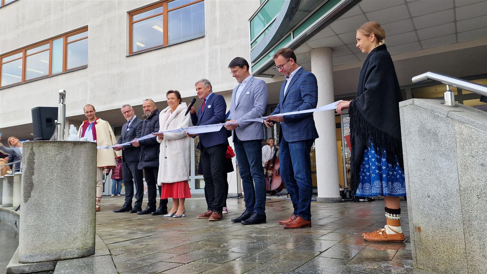 Vsetín otevřel moderní knihovnu za více než 100 milionů. Místo knih i centrum pro lidi