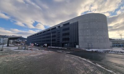 Parkovací dům u nádraží na Vsetíně se otevře veřejnosti