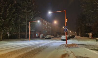 Vsetín rozsvítil třetí Oranžový přechod u školy