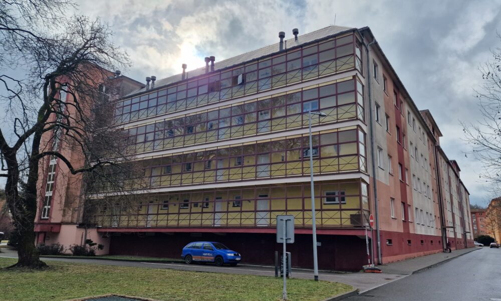 Vsetín modernizuje byty na Tyršově, práce již začaly