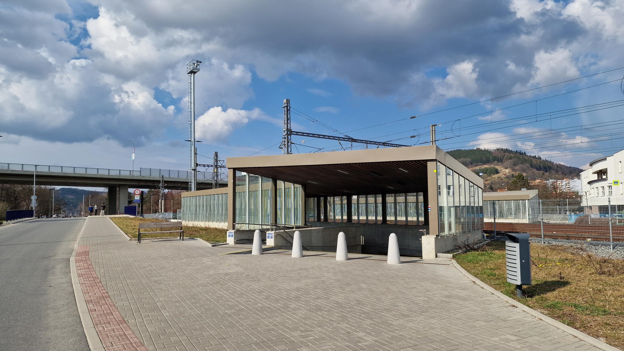 Na Vsetíně rozšíří střechy podchodů, práce potrvají do dubna