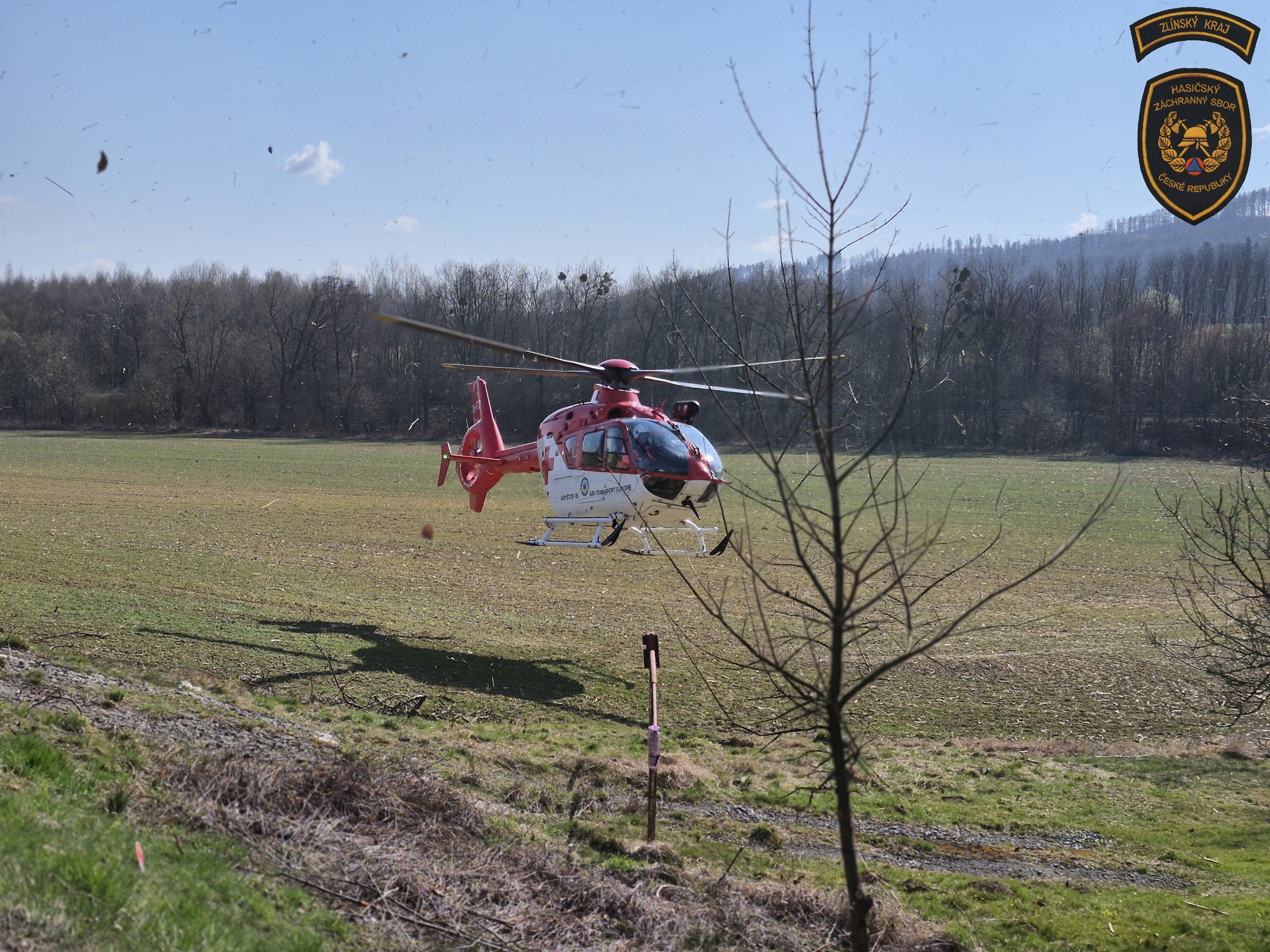 Na místo dorazil i záchranářský vrtulník. Zdroj: HZS Zlínského kraje