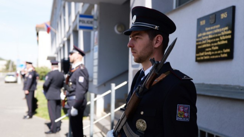 Na Vsetíně uctili památku četníků padlých za války