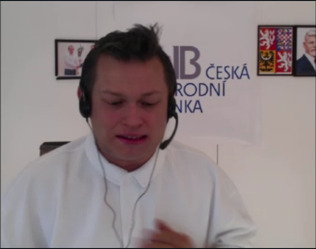 Údajný bankéř, který byl součástí podvodu. Zdroj: Policie ČR