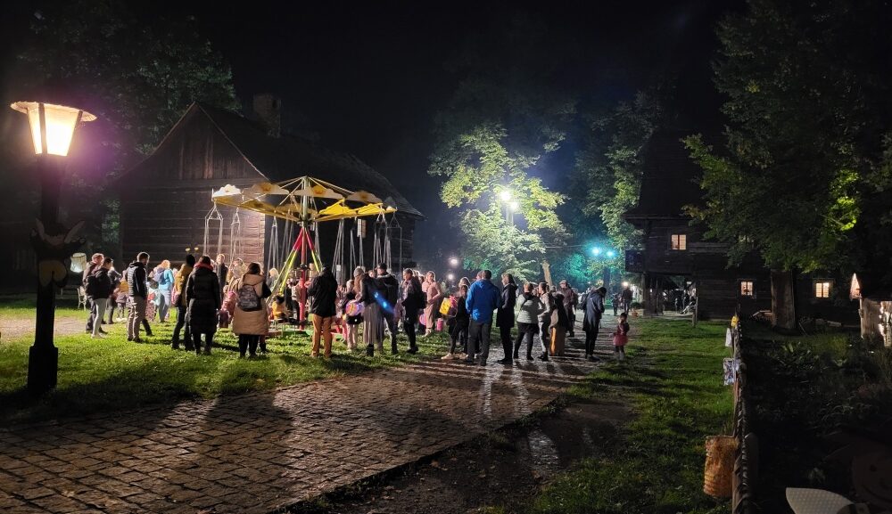 Rožnov rozzáří lampiony, broučci vyrazí na podzimní pouť