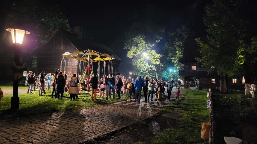 Rožnov rozzáří lampiony, broučci vyrazí na podzimní pouť
