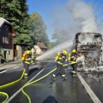 V Lutonině vzplál autobus, uvnitř bylo kolem 50 lidí